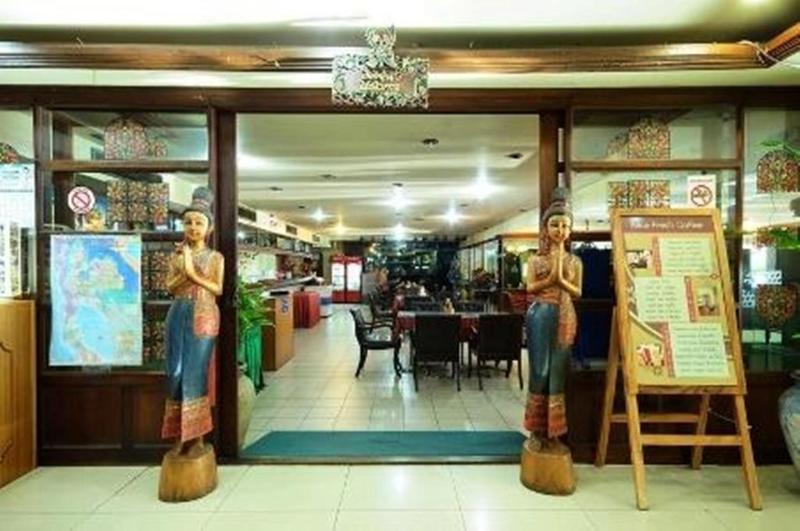 Wisma tamu Palace 2*